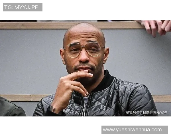 足球传奇黑白肖像展现伟大球员风采与永恒魅力 足球传奇黑白肖像展现伟大球员风采与永恒魅力