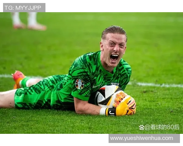 足球明星挑战点球绝技 精准射门背后的训练与技巧揭秘